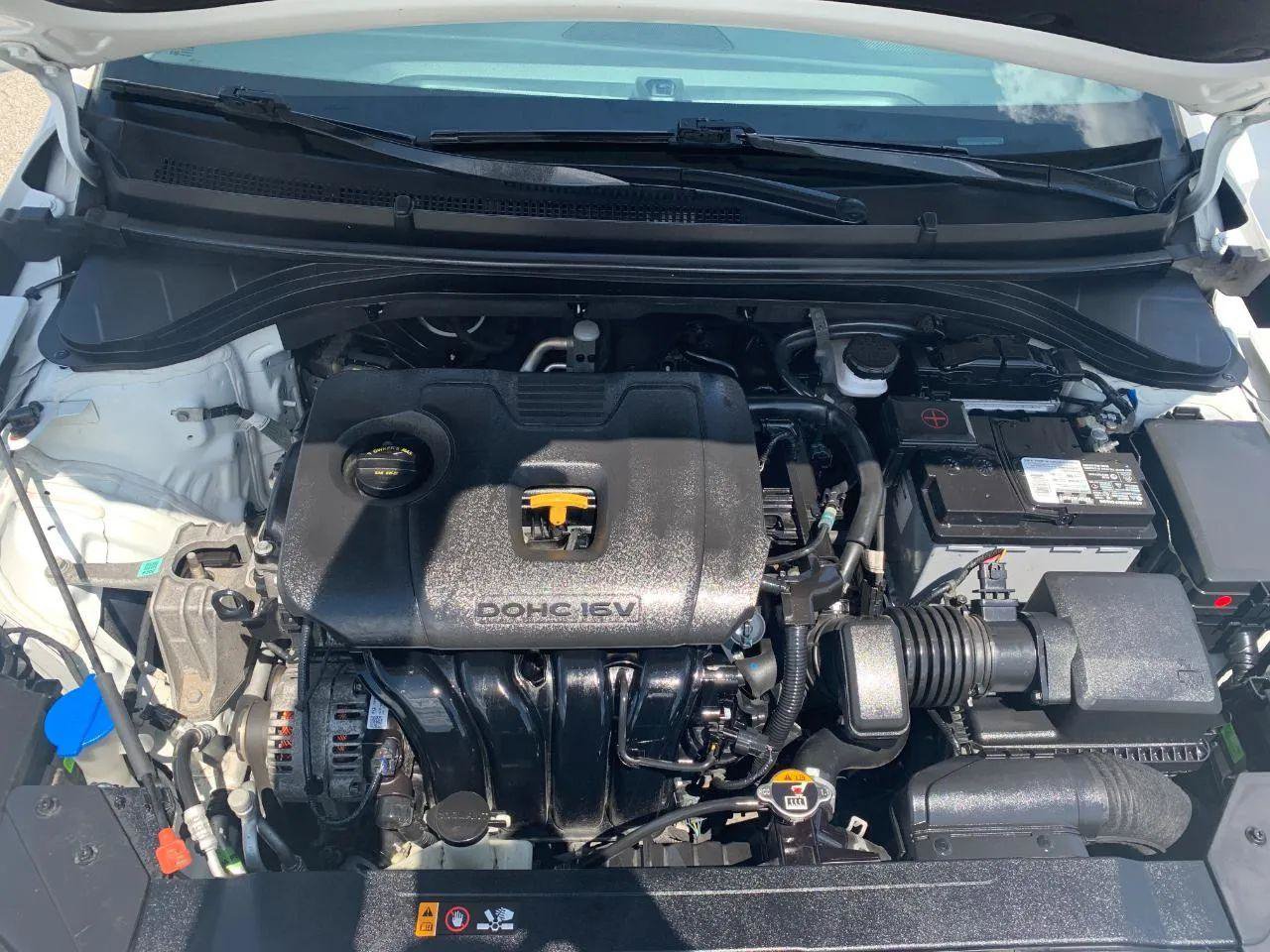 Used 2020 Hyundai Elantra Sedan FWD image 36