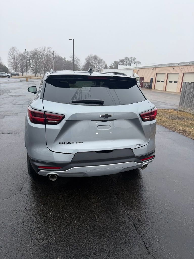New 2026 Chevrolet Blazer LT image 3