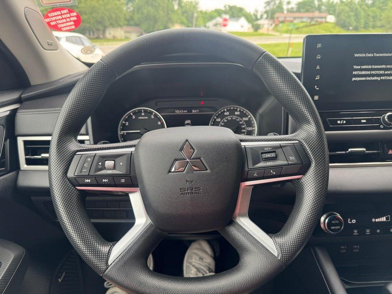 Used 2025 Mitsubishi Outlander ES AWD/4WD image 12