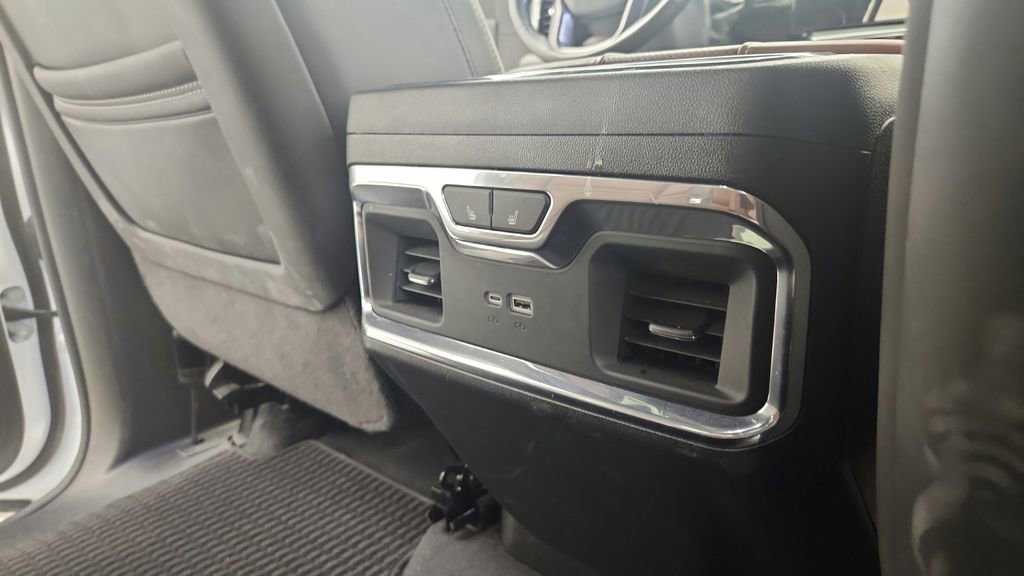Used 2024 GMC Sierra 3500 Denali Ultimate AWD/4WD image 47