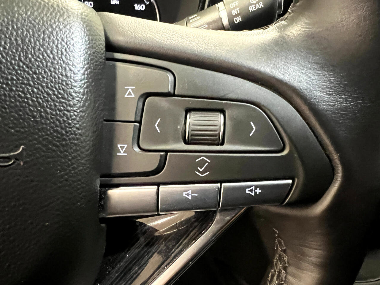 Used 2024 Cadillac XT6 Premium Luxury image 36
