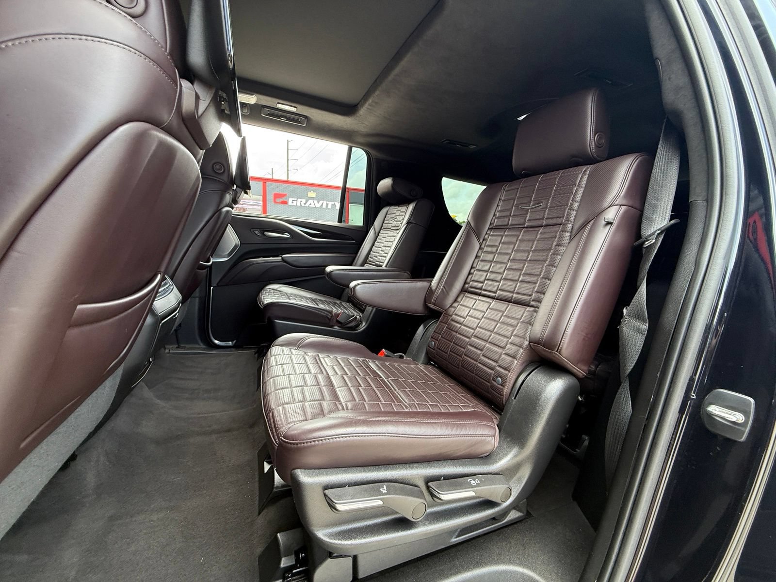 Used 2023 Cadillac Escalade ESV Sport Platinum w/ LPO, ONYX Package RWD image 25