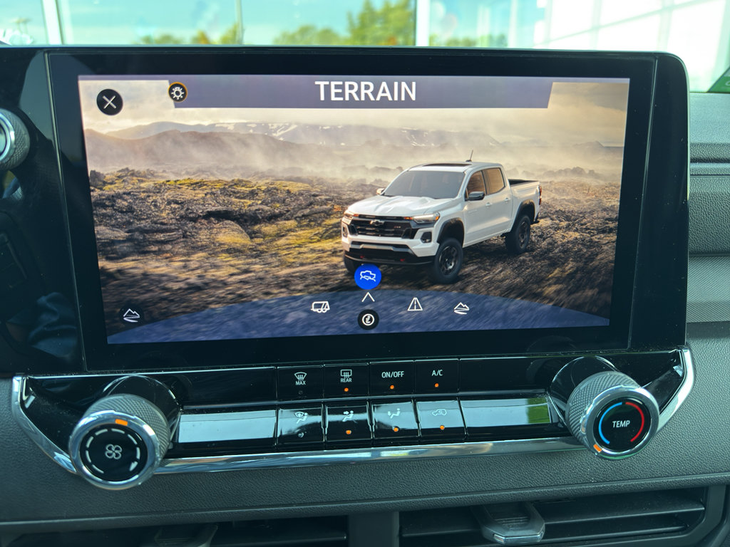 Used 2023 Chevrolet Colorado Trail Boss AWD/4WD image 29