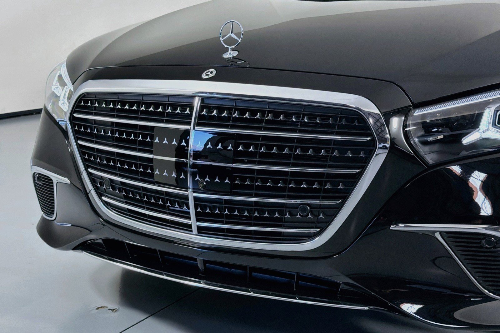 New 2027 Mercedes-Benz S 580 4MATIC Sedan image 12