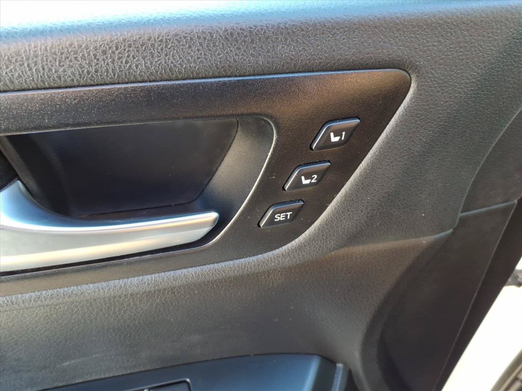Used 2019 Toyota Highlander Limited AWD/4WD image 26