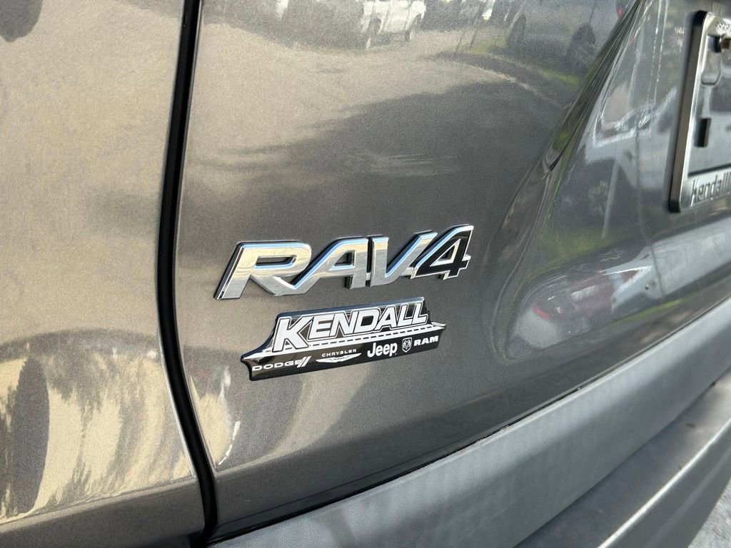 Used 2023 Toyota RAV4 XLE Premium image 29