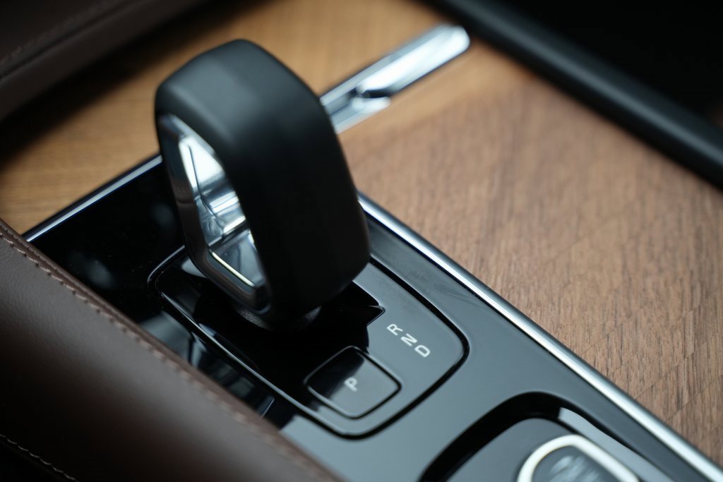 Used 2024 Volvo XC90 B6 Plus w/ Protection Package image 38