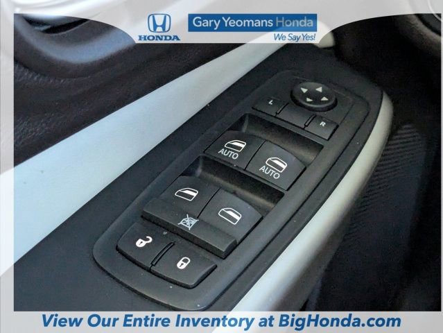 Used 2016 Jeep Cherokee Overland w/ Technology Group image 25