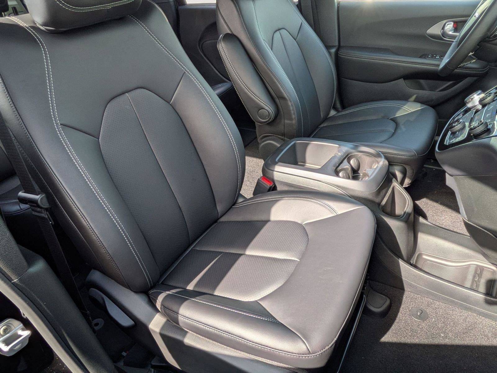 New 2026 Chrysler Voyager LX FWD image 21