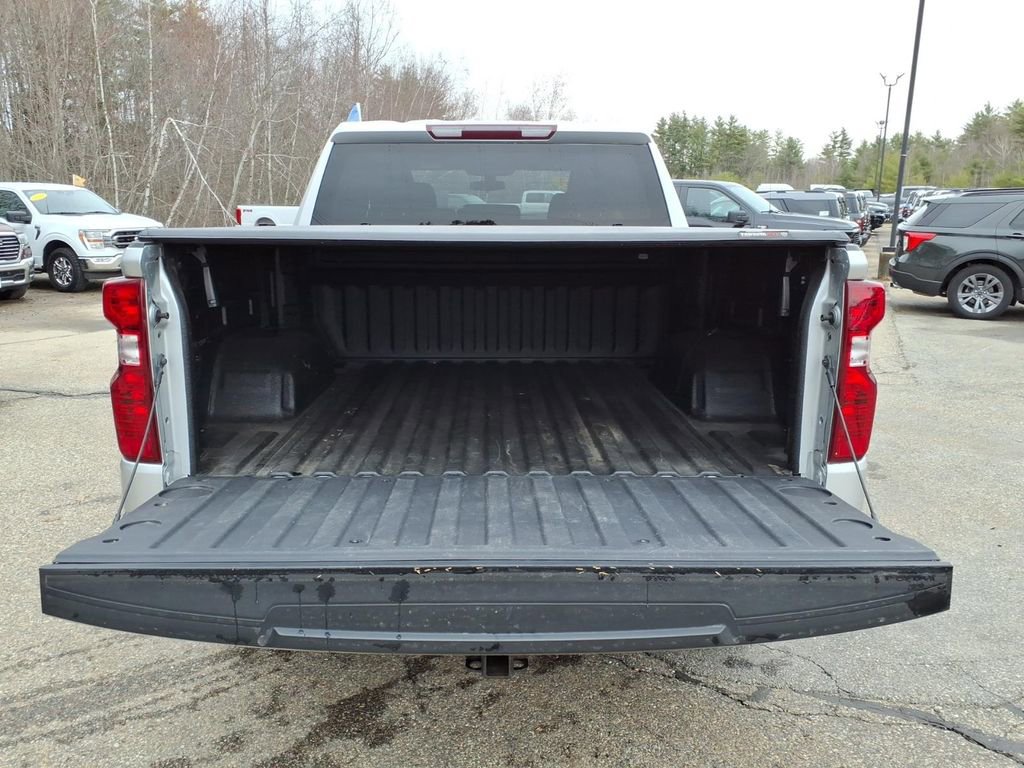 Used 2022 Chevrolet Silverado 1500 LT AWD/4WD image 7