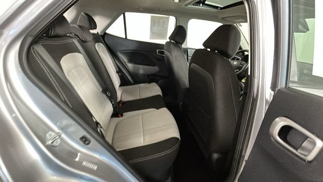 Used 2023 Hyundai Venue SEL FWD image 28