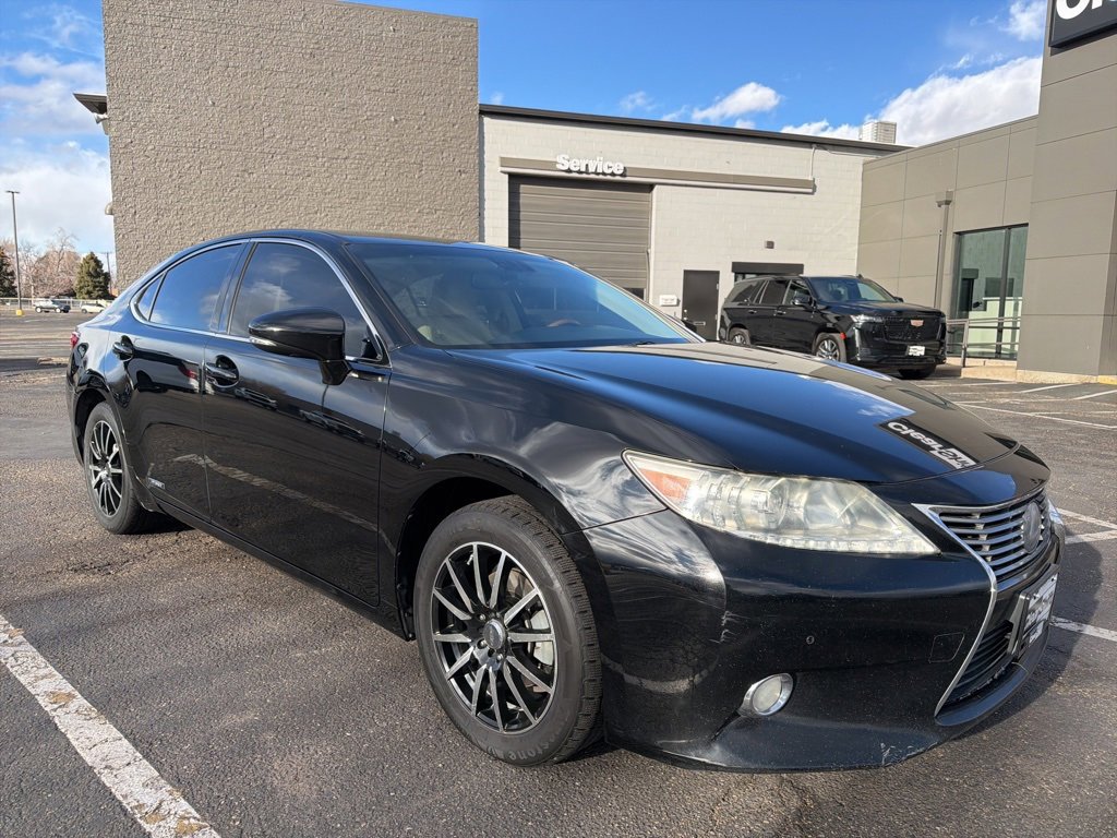 Used 2013 Lexus ES 300h w/ Luxury Pkg image 2