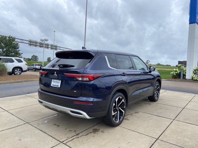 Used 2023 Mitsubishi Outlander SE FWD image 4
