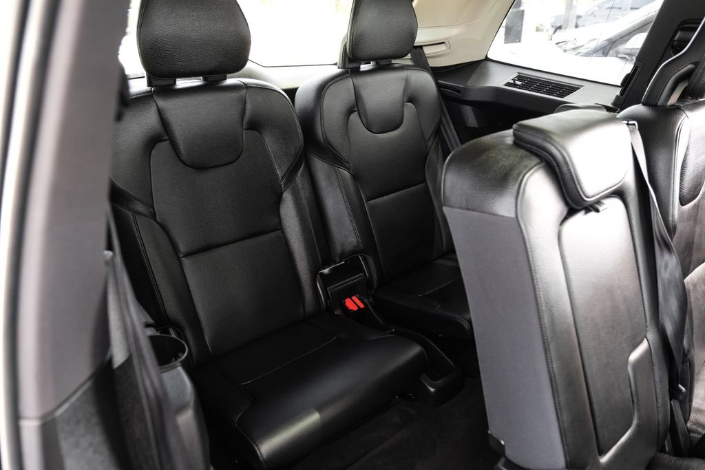 Used 2021 Volvo XC90 T6 Momentum w/ Climate Package AWD/4WD image 47