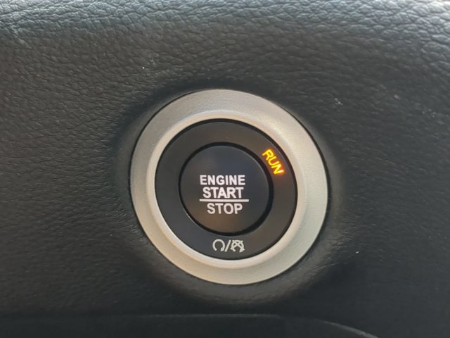 Used 2023 Chrysler Pacifica Pinnacle FWD image 37