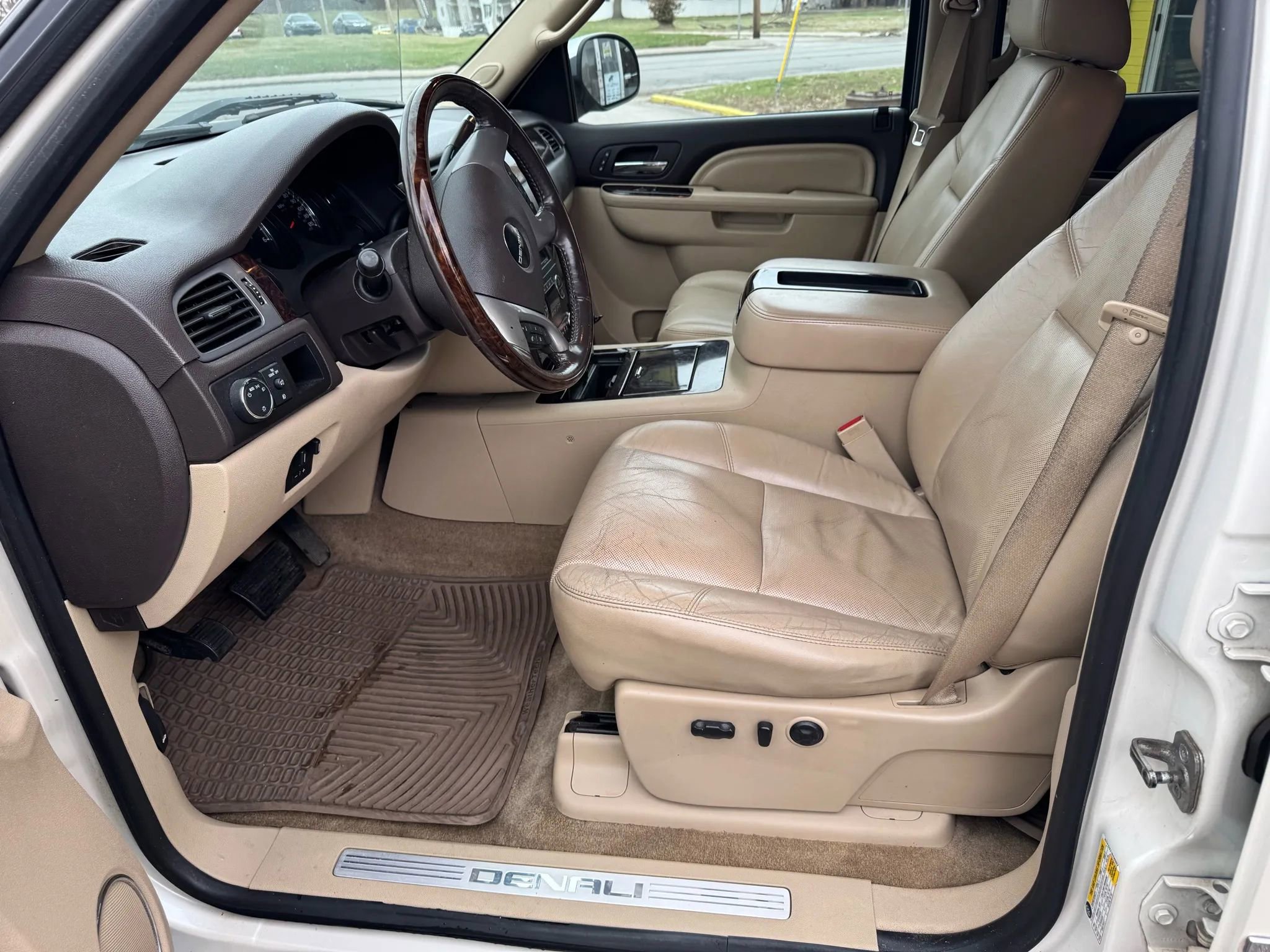 Used 2011 GMC Sierra 1500 Denali image 15