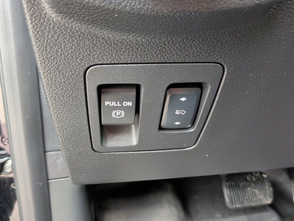 Used 2018 Ford F150 Lariat w/ Equipment Group 502A Luxury AWD/4WD image 16