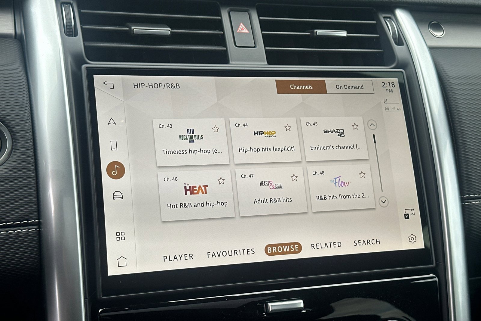 New 2026 Land Rover Discovery Dynamic SE image 17