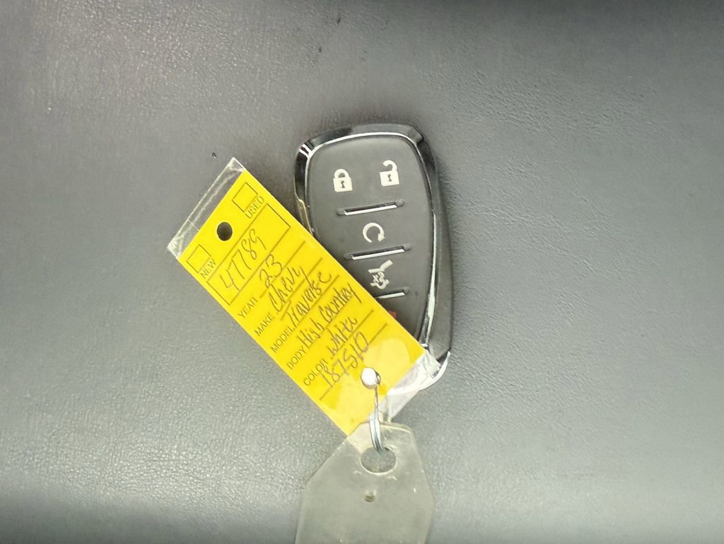 Used 2023 Chevrolet Traverse High Country image 28