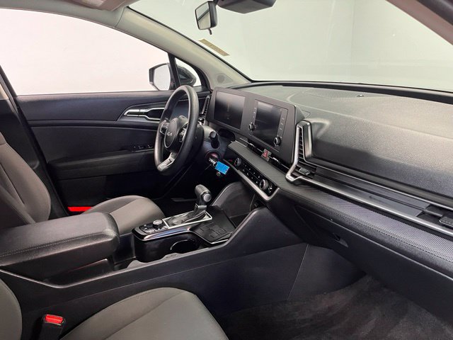 Used 2024 Kia Sportage LX FWD image 11