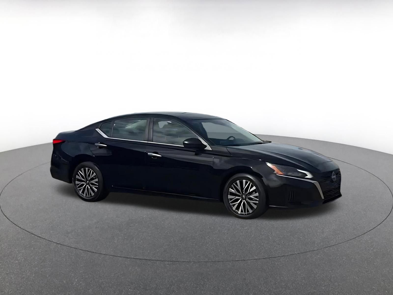 Used 2025 Nissan Altima 2.5 SV FWD video 2