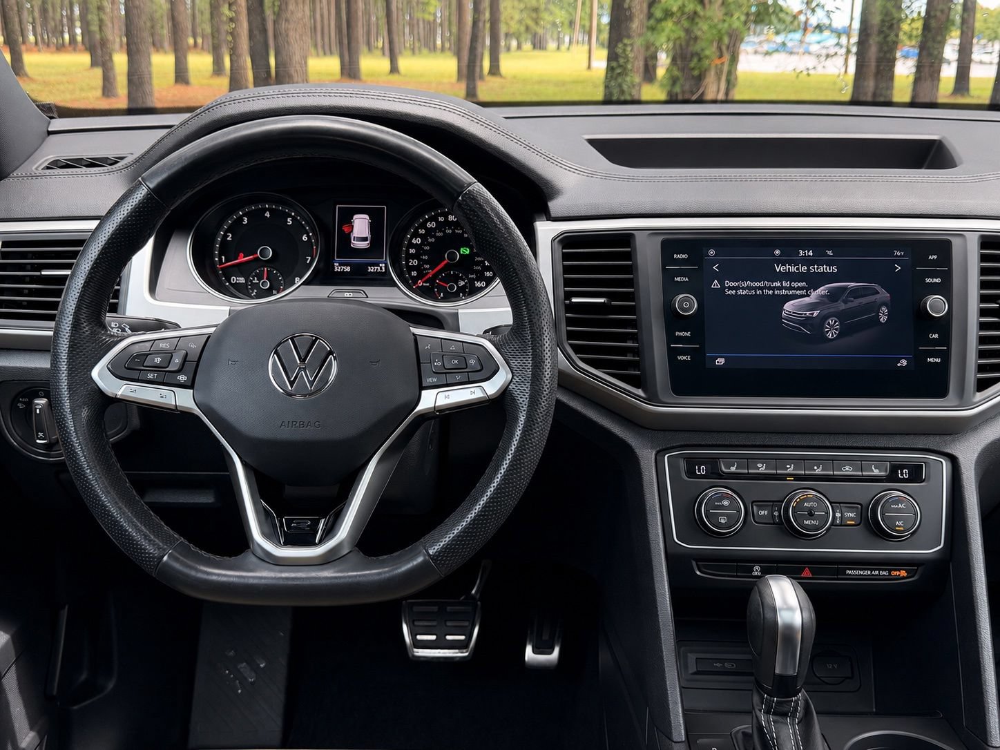 Used 2021 Volkswagen Atlas Cross Sport SE w/ Panoramic Sunroof Package FWD image 3