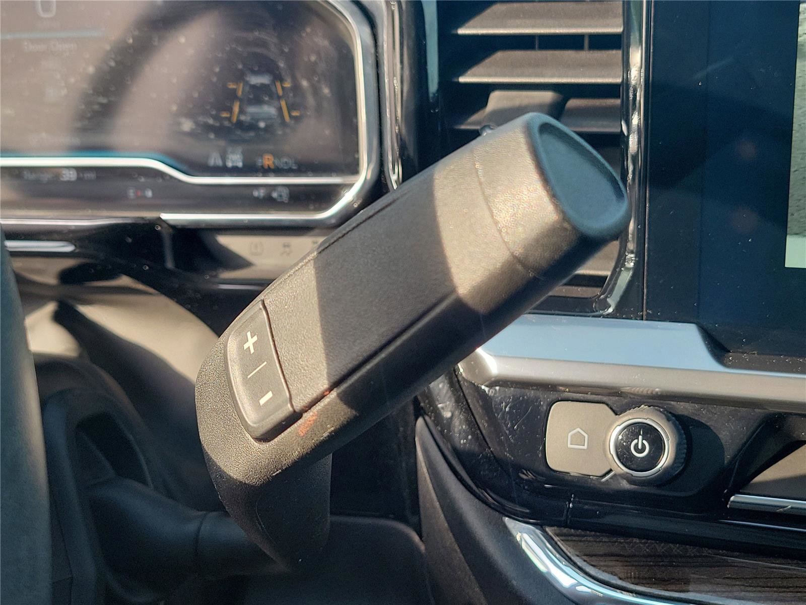 Used 2023 Chevrolet Silverado 1500 LT image 30