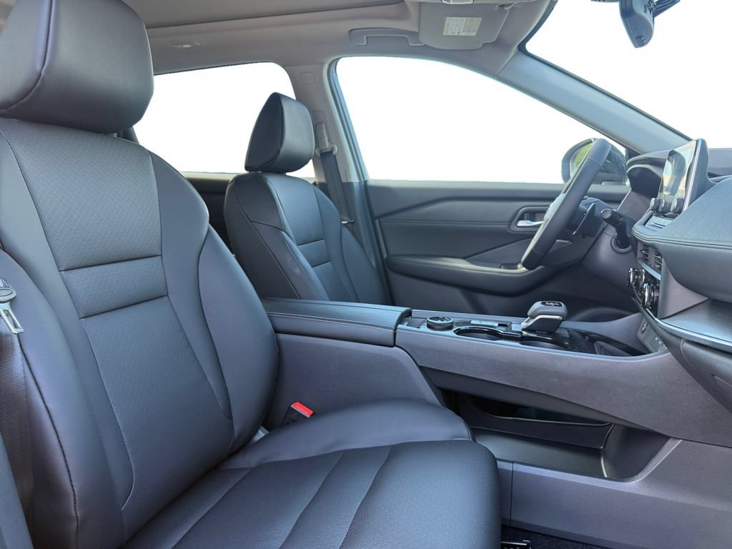 New 2026 Nissan Rogue Dark Armor AWD/4WD image 15