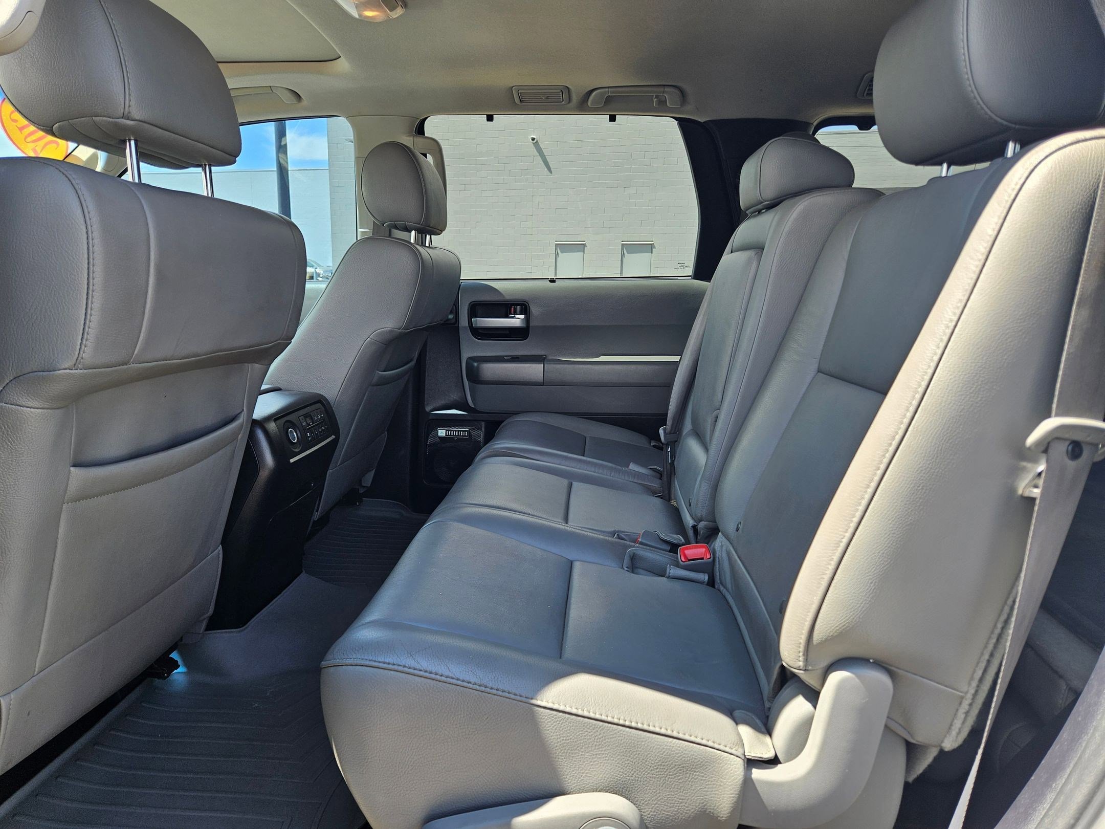 Used 2015 Toyota Sequoia Limited AWD/4WD image 21