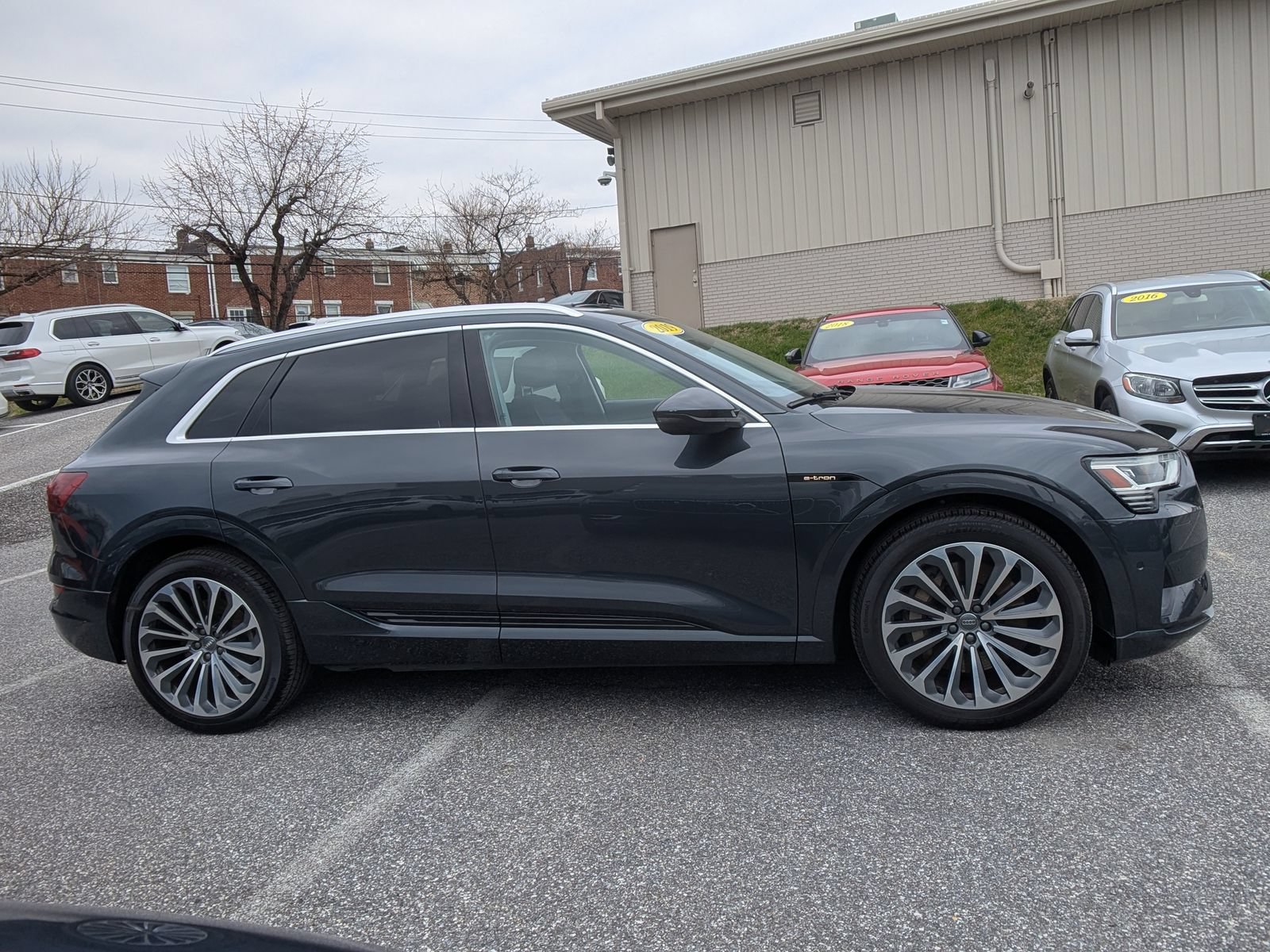 Used 2019 Audi e-tron Prestige w/ Prestige Package AWD/4WD image 7