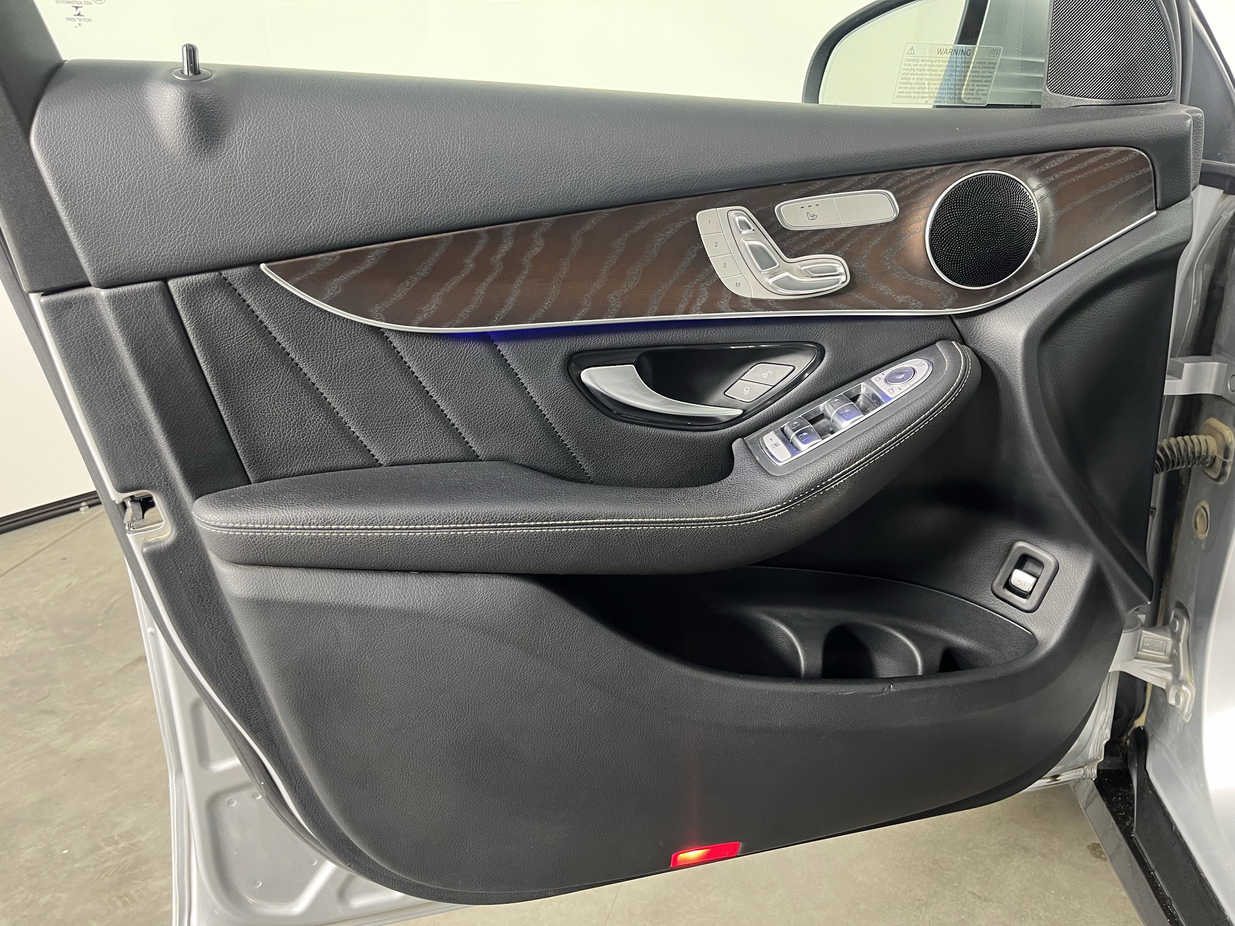 Used 2020 Mercedes-Benz GLC 300 4MATIC image 17