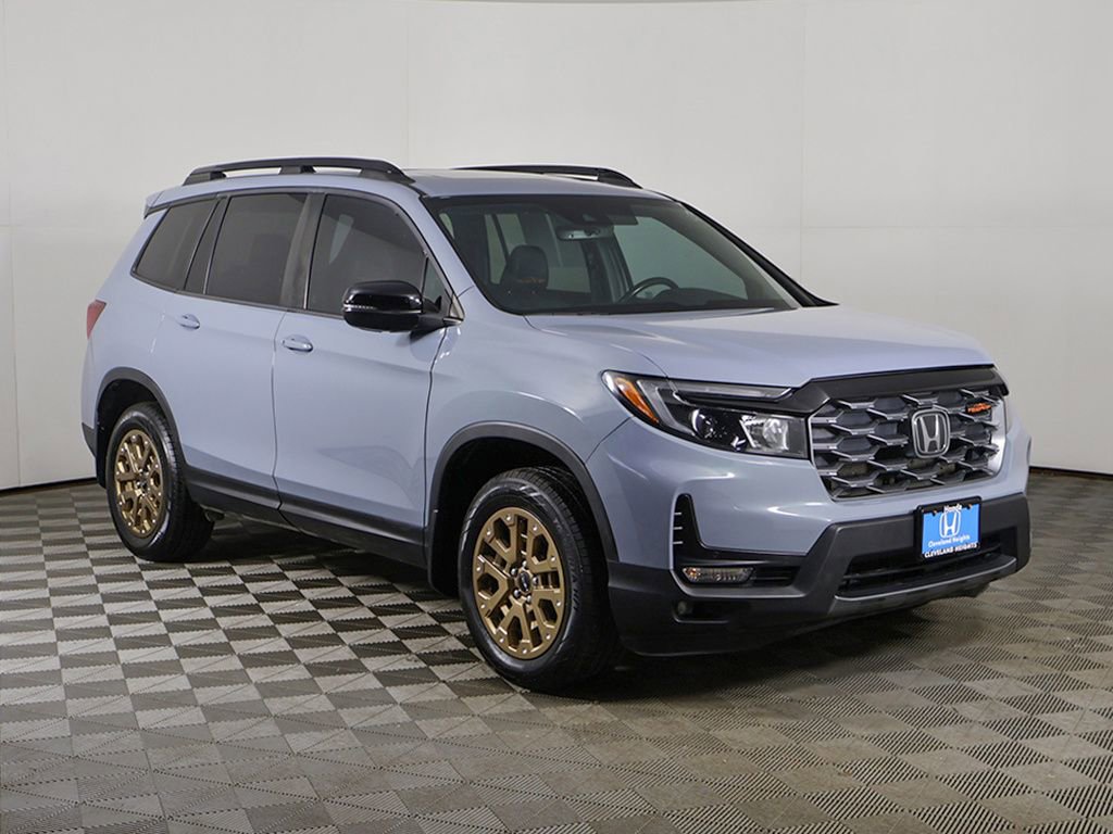Used 2023 Honda Passport TrailSport image 2