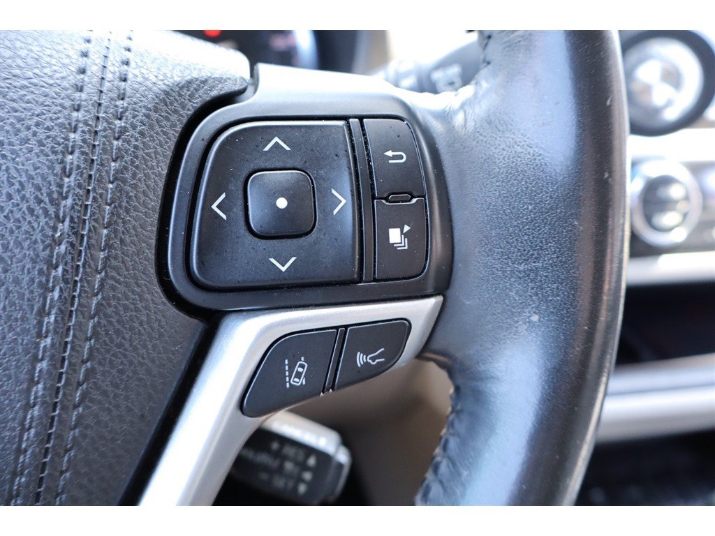Used 2017 Toyota Highlander Limited FWD image 40
