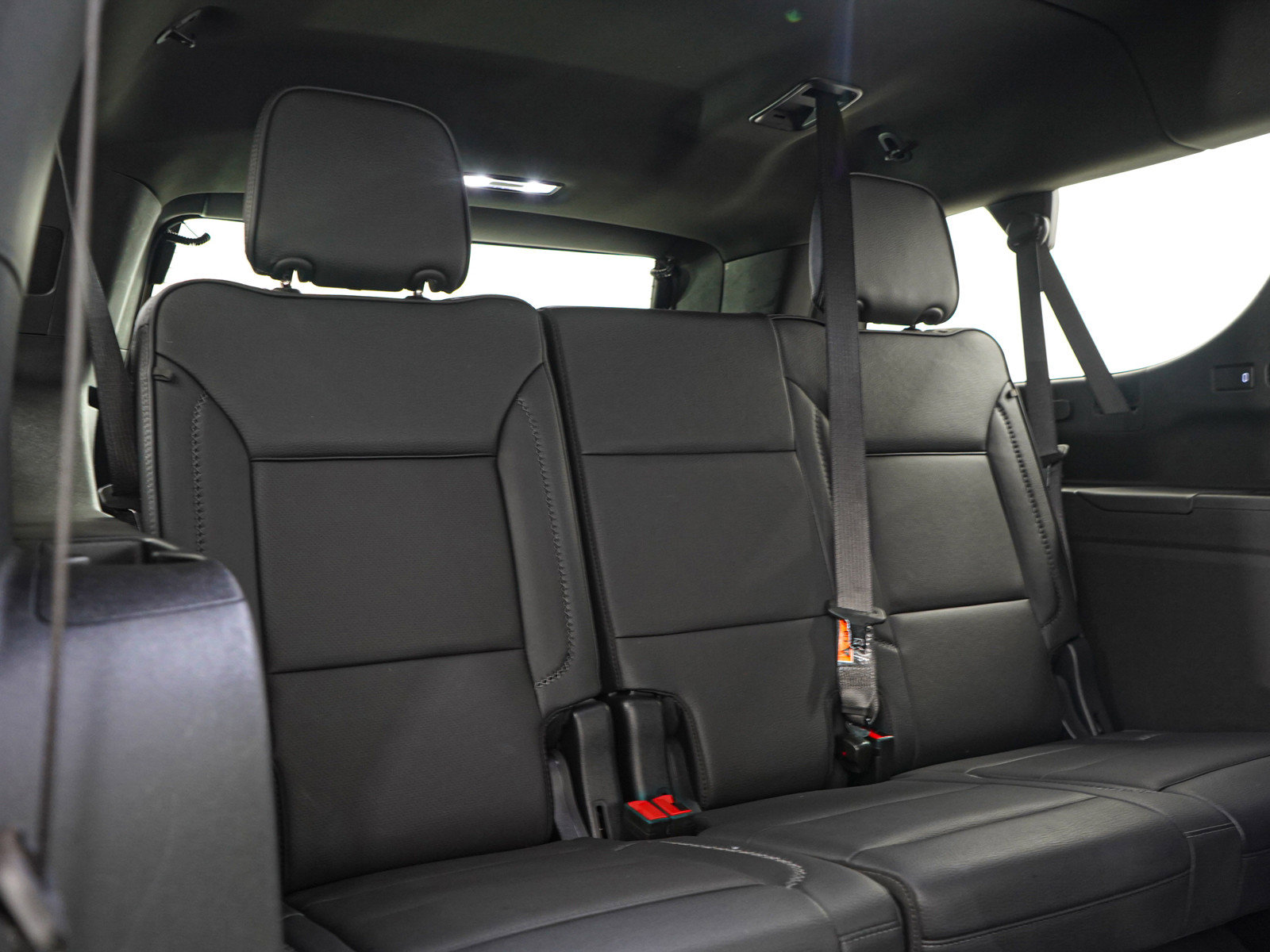 Used 2025 GMC Yukon XL Denali AWD/4WD image 13