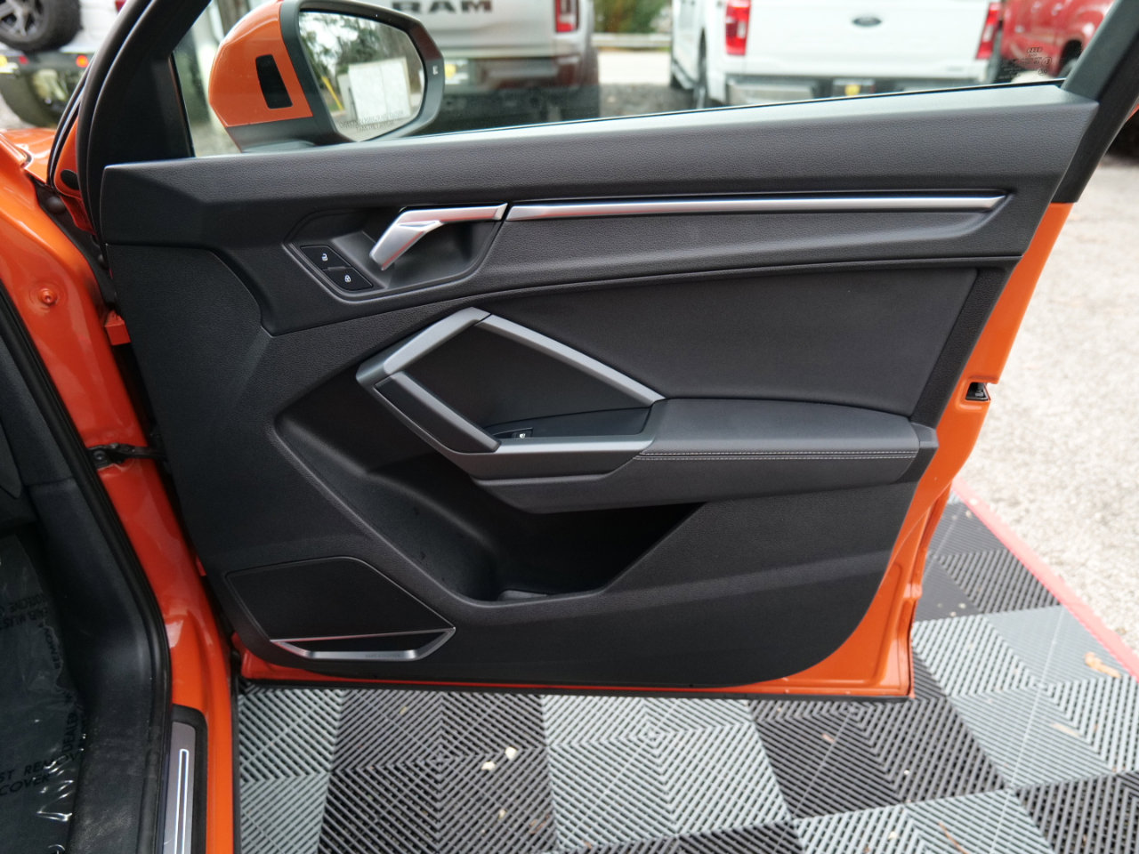 Used 2019 Audi Q3 2.0T Premium Plus w/ Premium Plus Package image 33