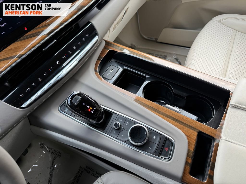 Used 2024 Cadillac Escalade Sport Platinum w/ LPO, ONYX Package image 29