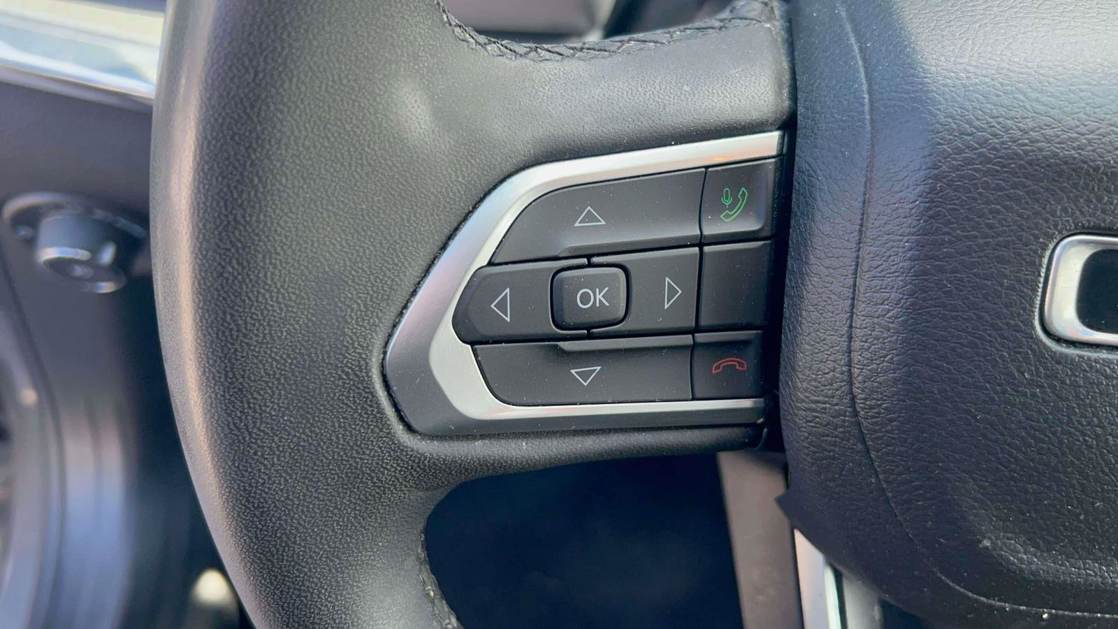 Used 2023 Jeep Compass Limited w/ Sun and Sound Group AWD/4WD image 16