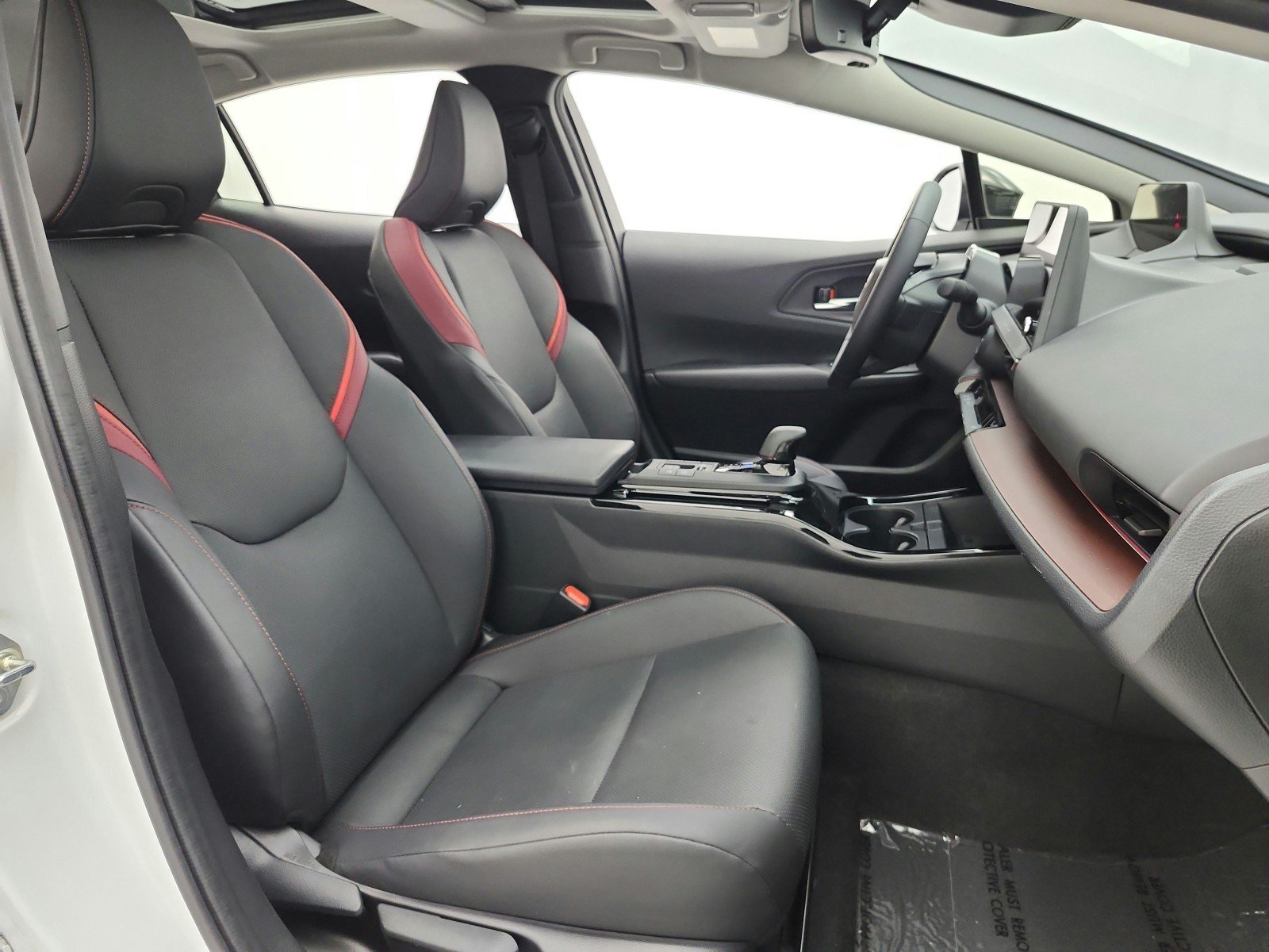 Used 2024 Toyota Prius Prime FWD image 19