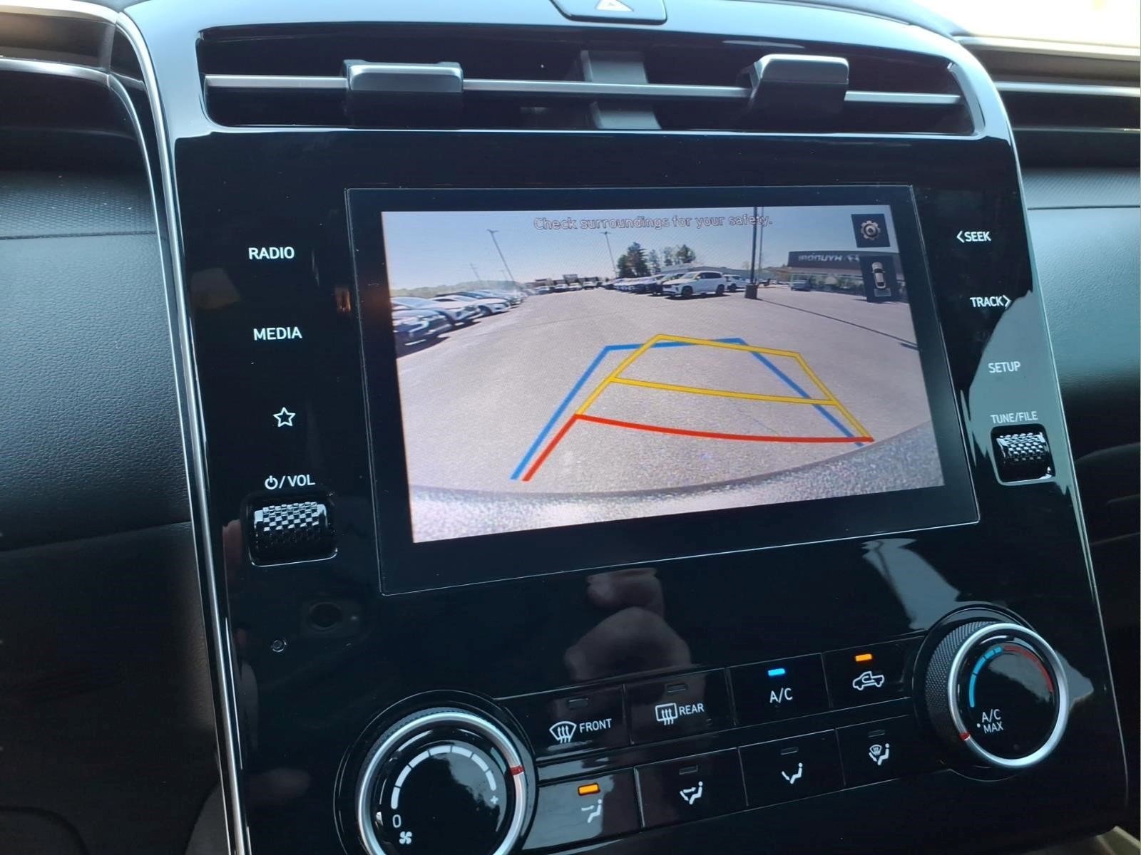 Used 2024 Hyundai Santa Cruz SE image 25