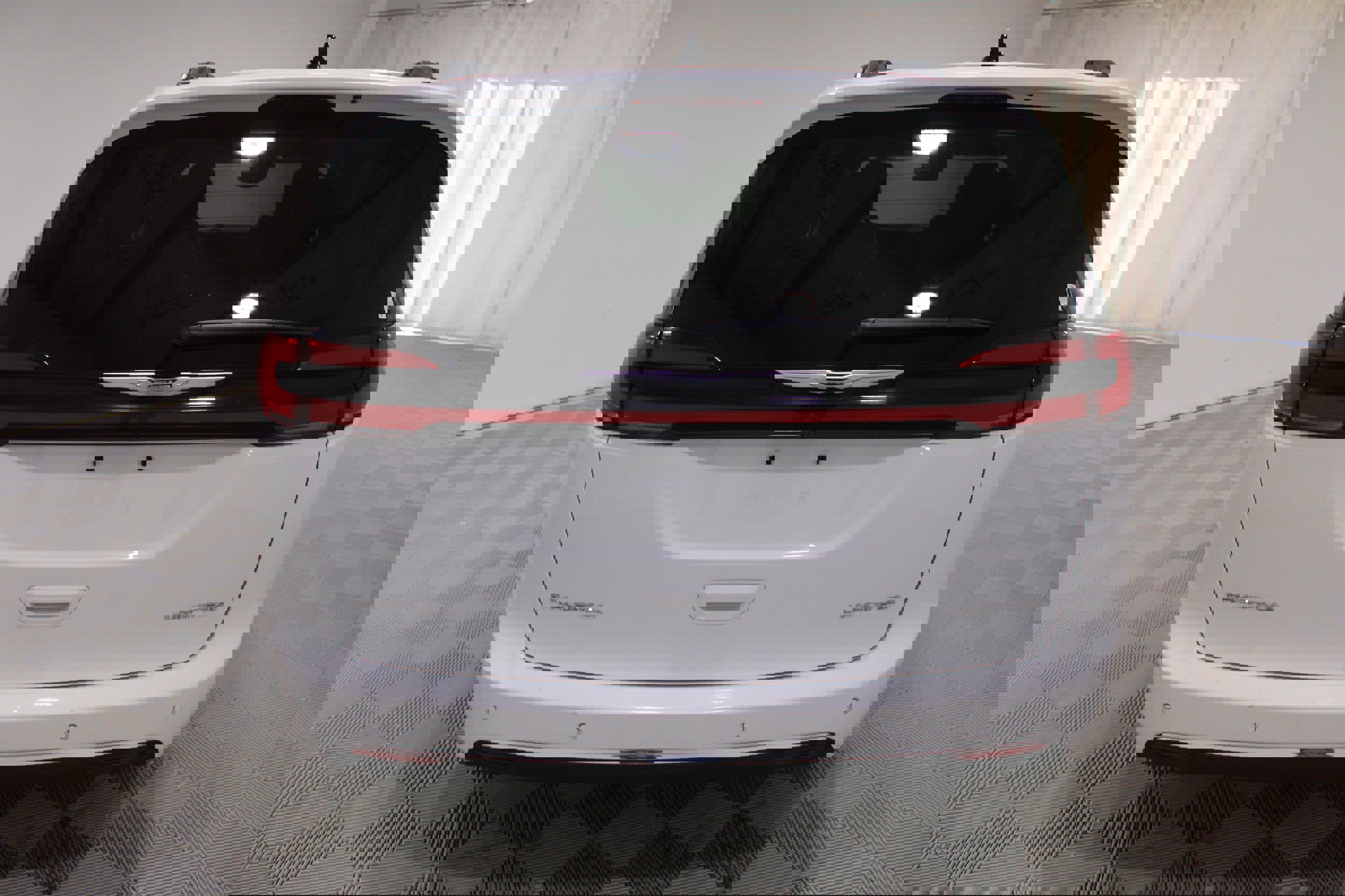 Used 2023 Chrysler Pacifica Limited image 30