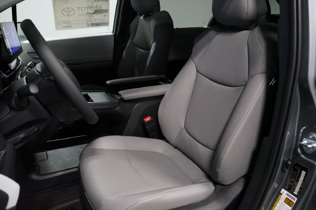 New 2026 Toyota Sienna XLE FWD image 27