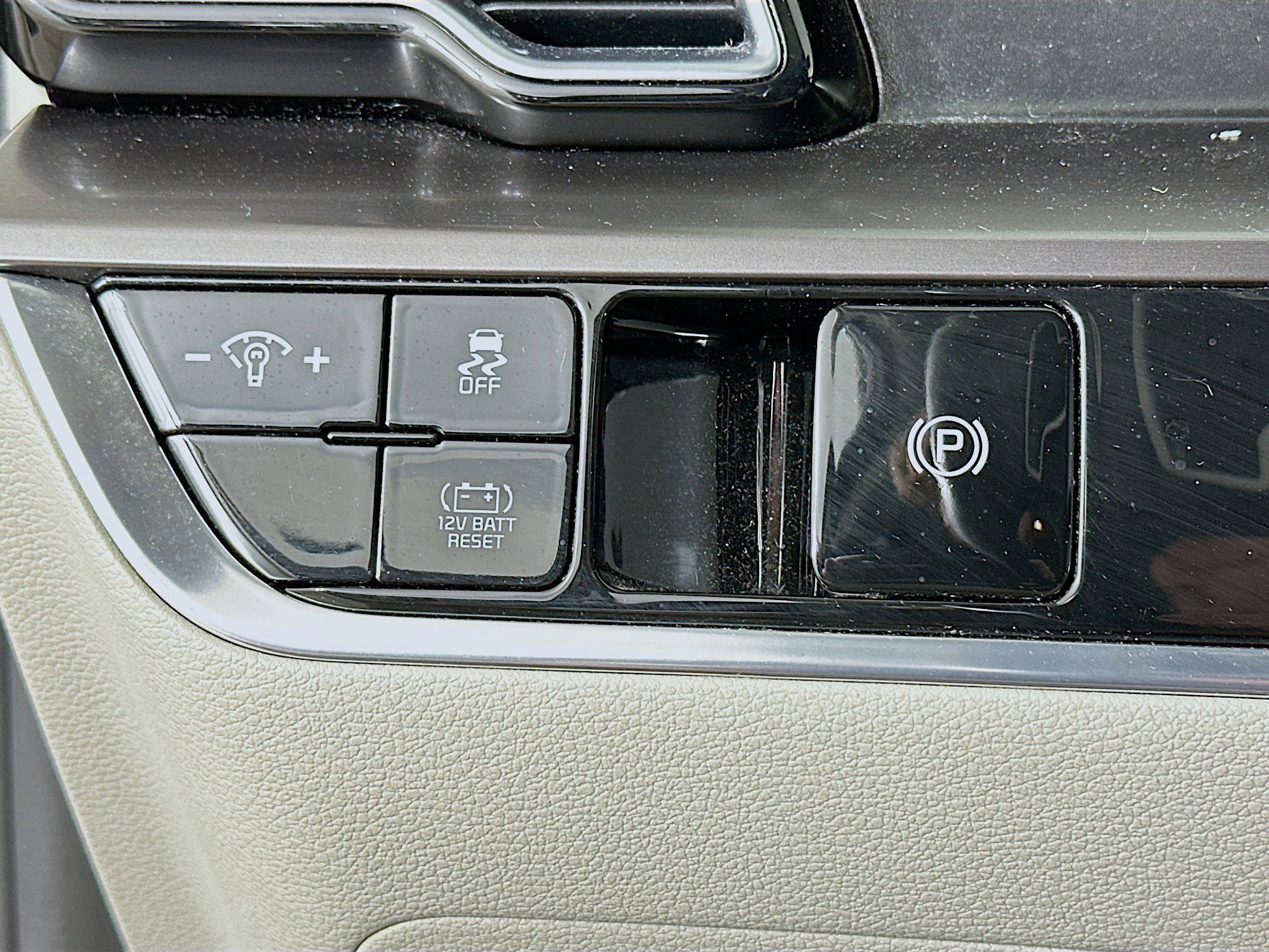 Used 2023 Kia Sportage EX image 17