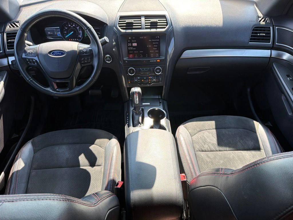 Used 2018 Ford Explorer XLT w/ Equipment Group 202A AWD/4WD image 20