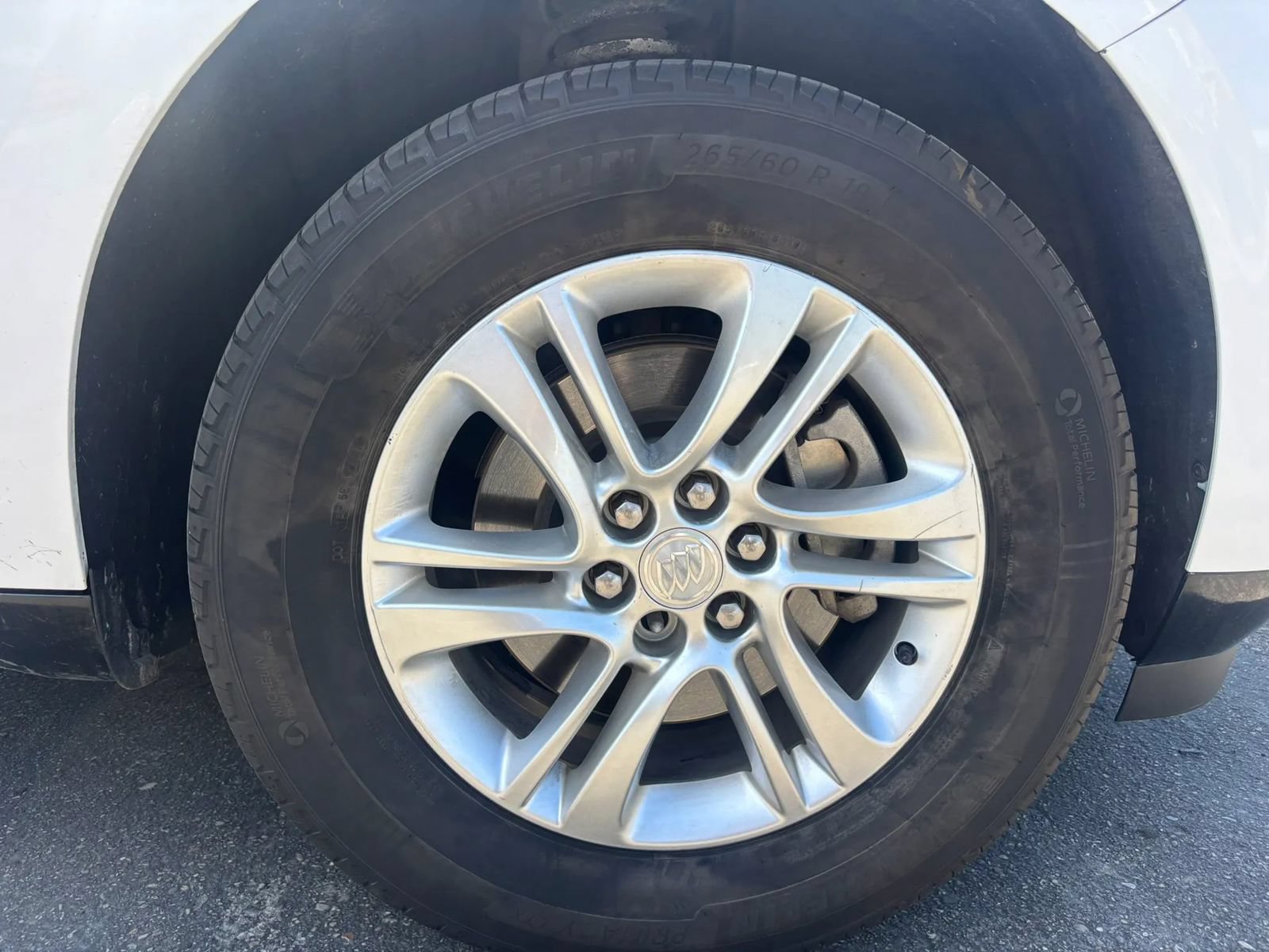 Used 2019 Buick Enclave Essence AWD/4WD image 25