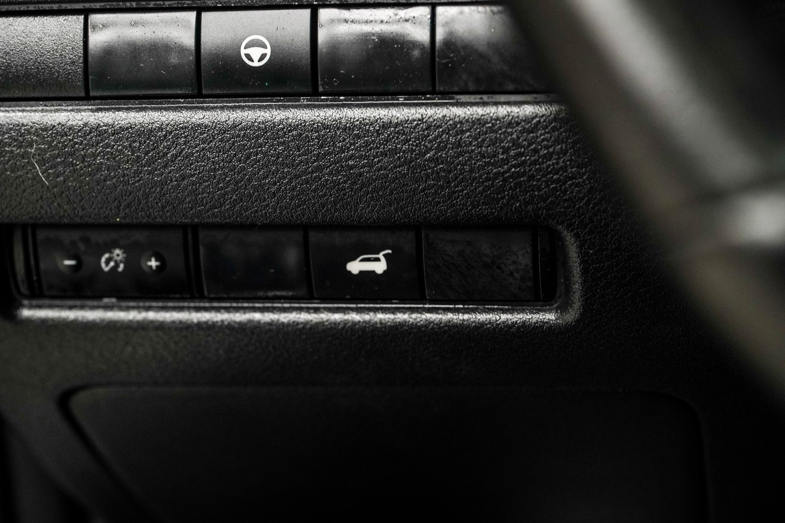 Used 2023 Nissan Rogue SL w/ SL Premium Package image 23