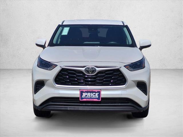 Used 2021 Toyota Highlander L FWD image 2