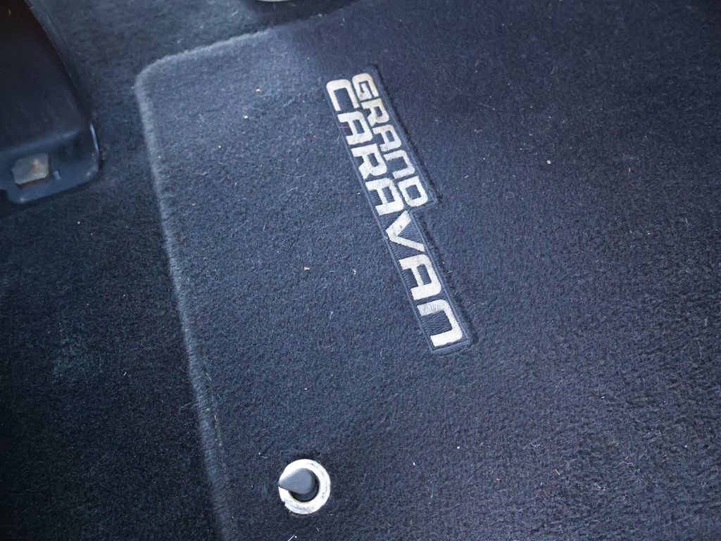 Used 2015 Dodge Grand Caravan American Value Package w/ UConnect Hands-Free Group image 29