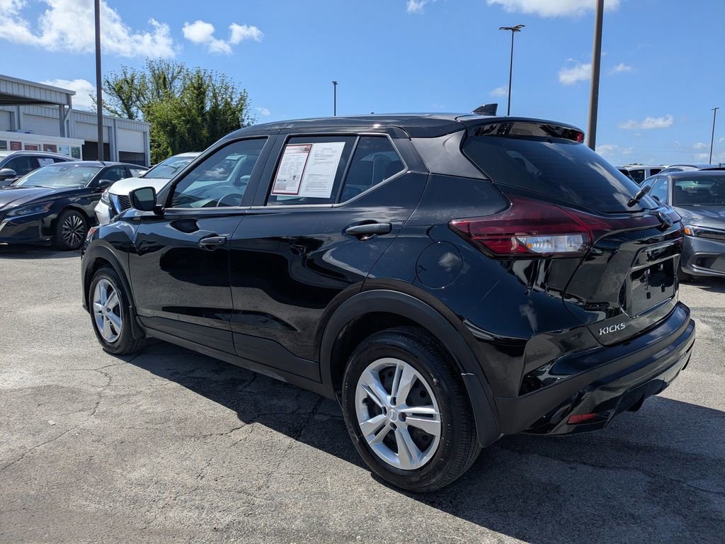 Used 2025 Nissan Kicks Play S image 3