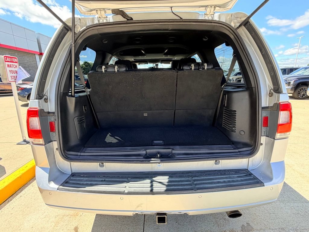 Used 2016 Lincoln Navigator Select AWD/4WD image 27