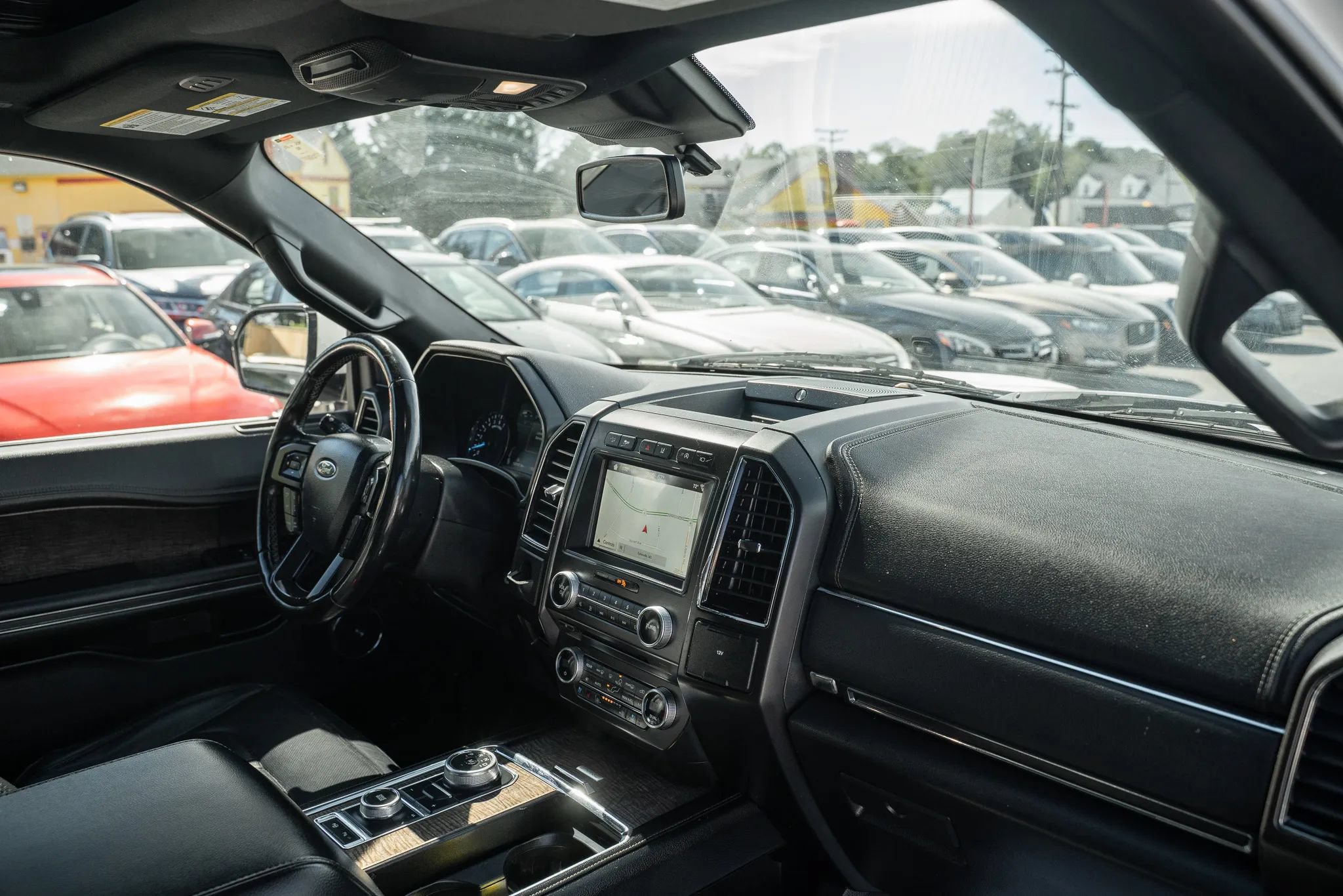 Used 2018 Ford Expedition Limited w/ Equipment Group 302A AWD/4WD image 18